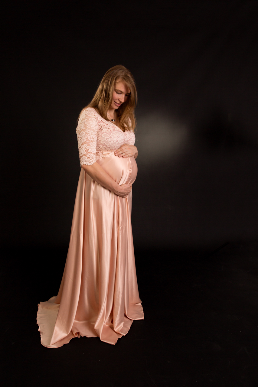 004-zwangerschapshoot-studio-jurken