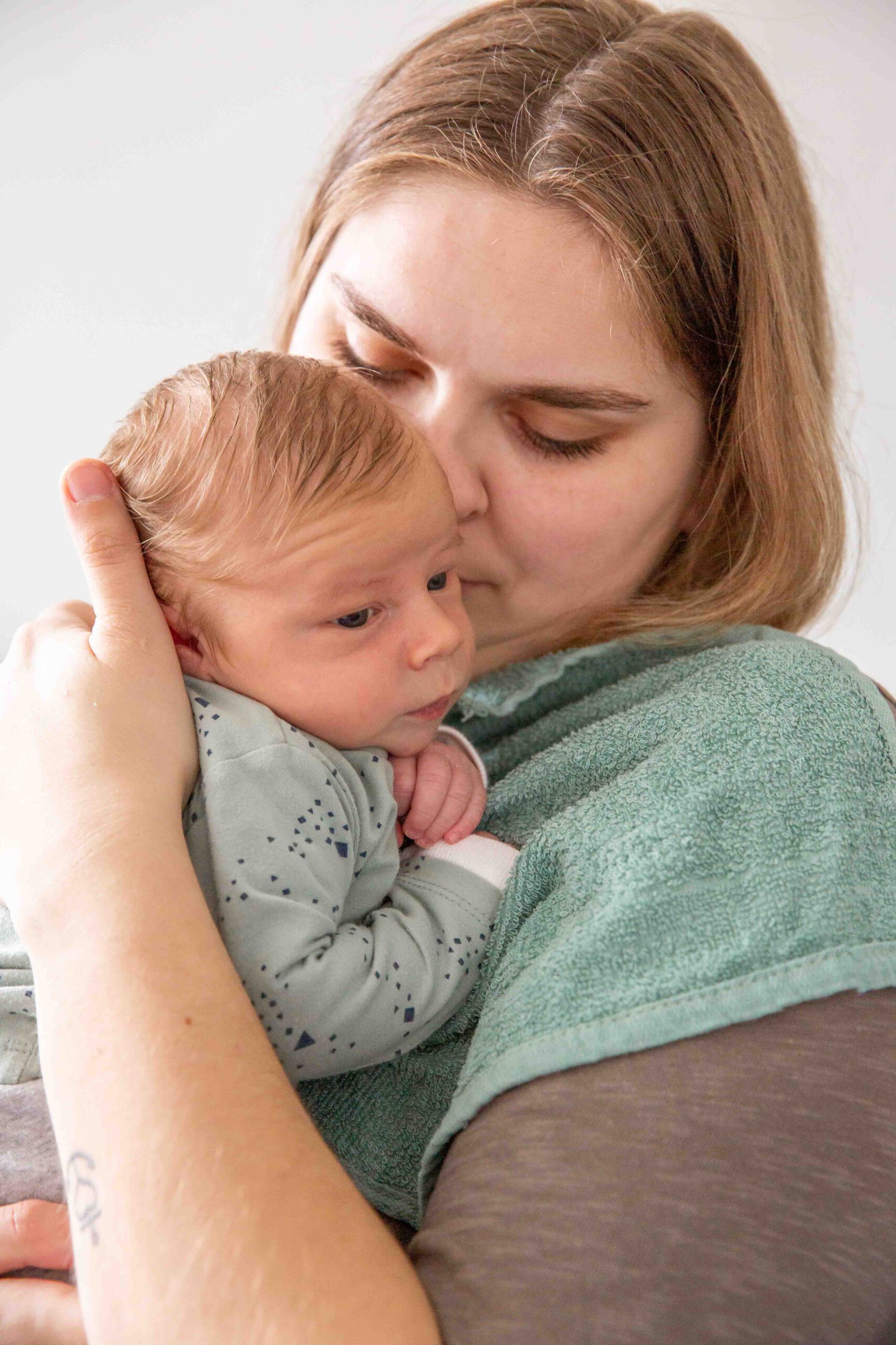 018-newbornfotoshoot-thuis-lifestyle minishoot zwangerschap in studio