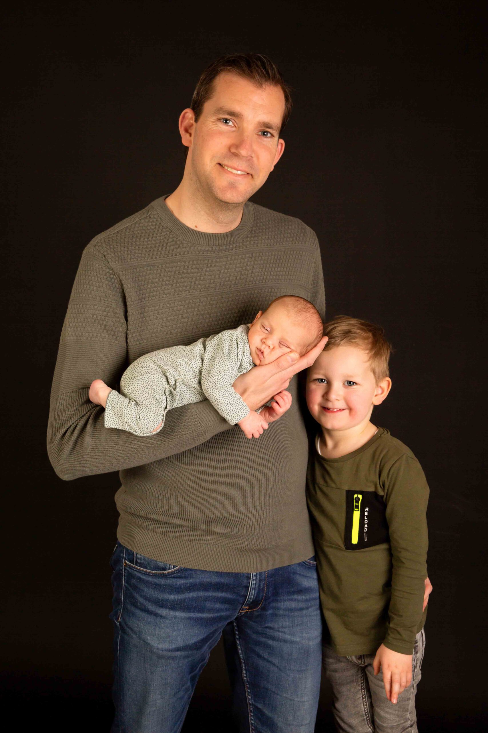 022-newbornshoot-studio-maassluis minishoot zwangerschap in studio