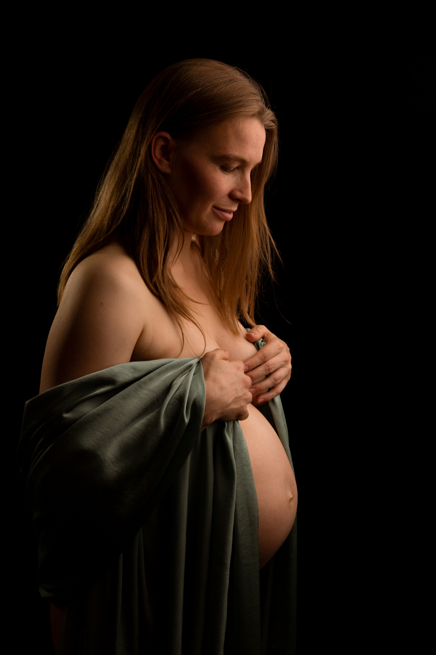 029-zwangerschapshoot-studio-jurken