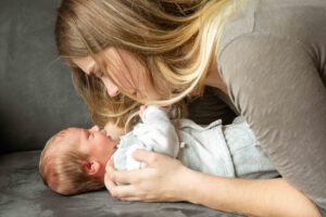 045-newbornfotoshoot-thuis-lifestyle lifestyle newborn