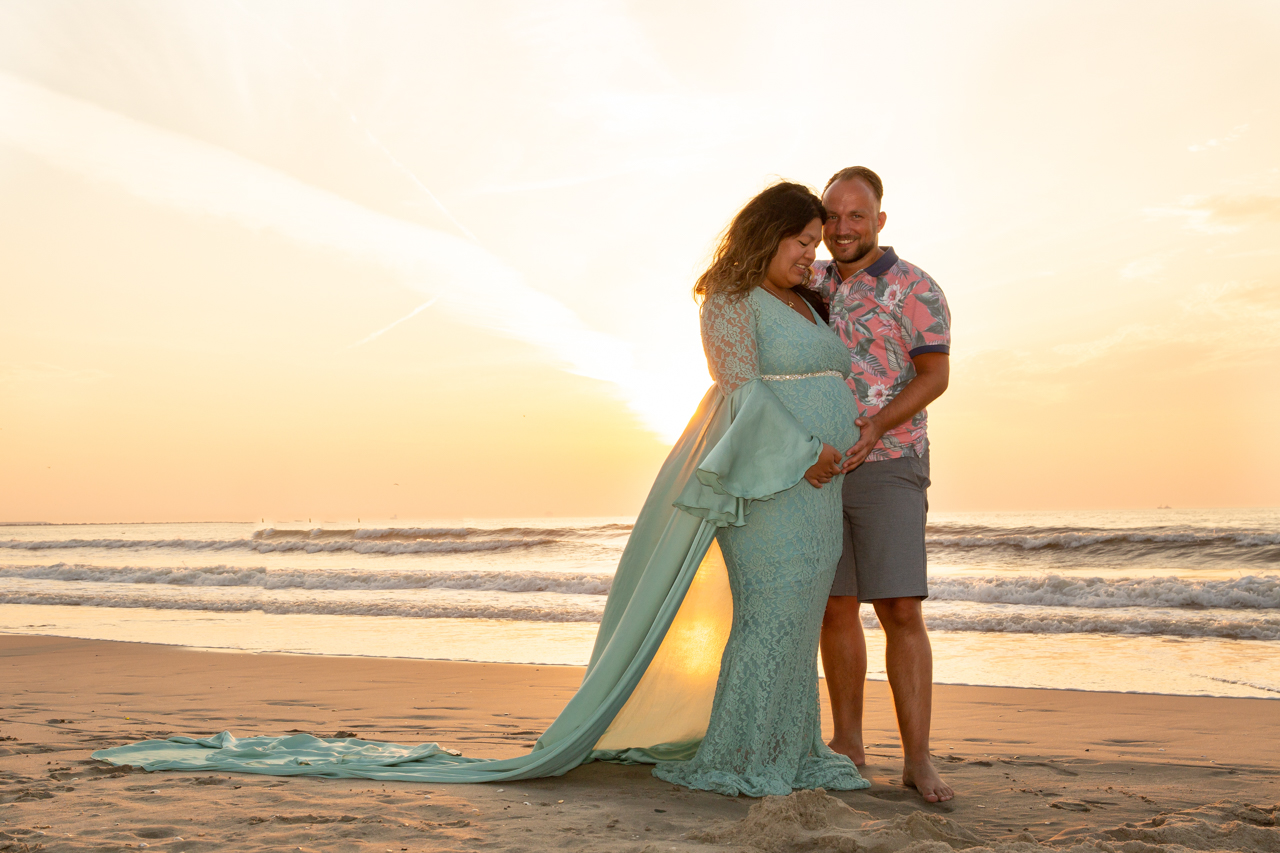 zwangerschapshoot-strand-13 foto van zwangere vrouw